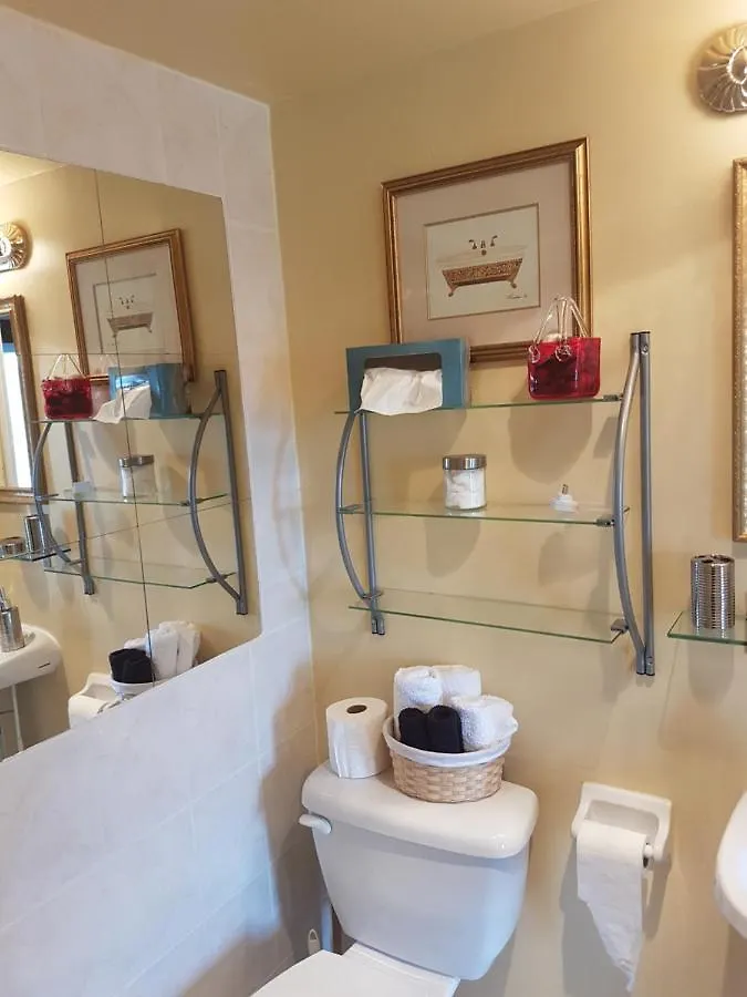 Homestead House B&B Hamilton Canada