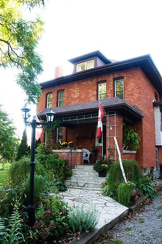 Homestead House B&B Hamilton 4*,
